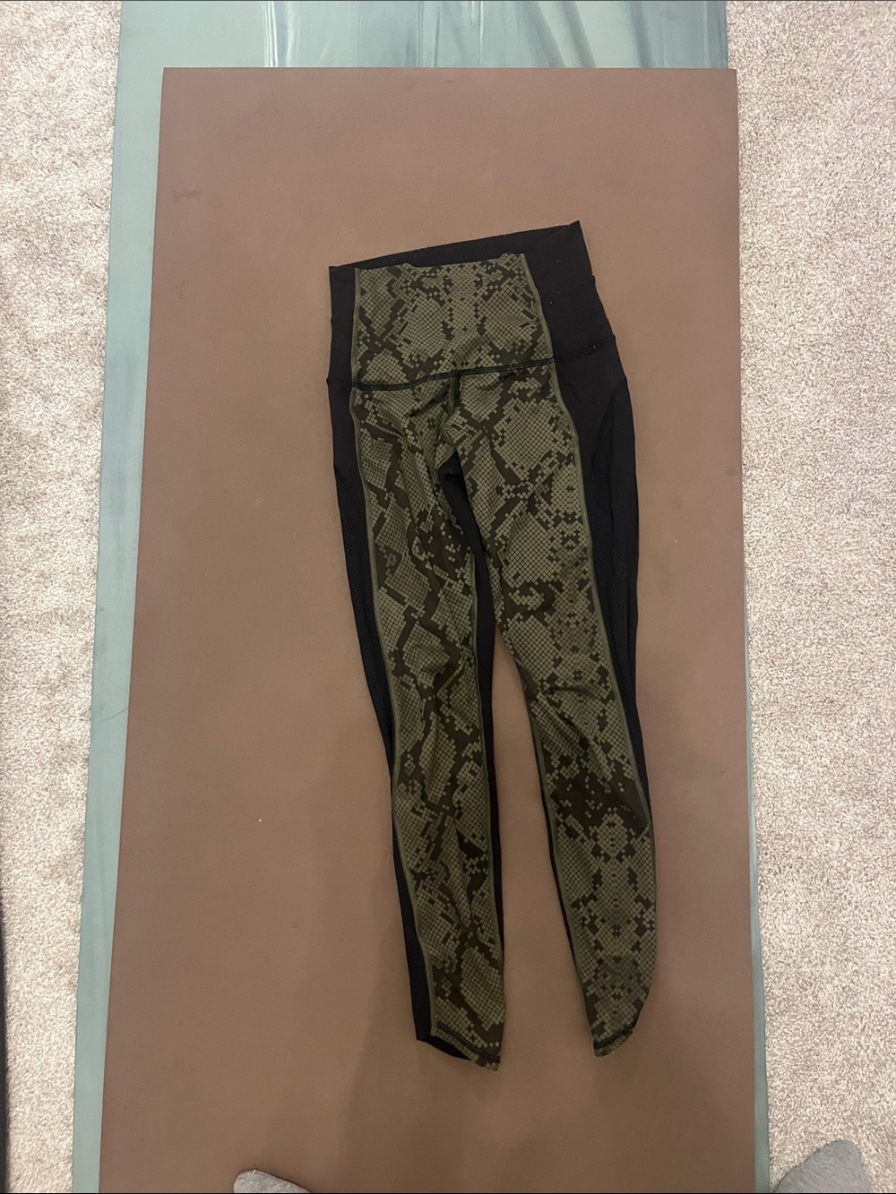 Rare Lululemon size 4 Olive Snake Print laser cutout scalloped ankle Leggings